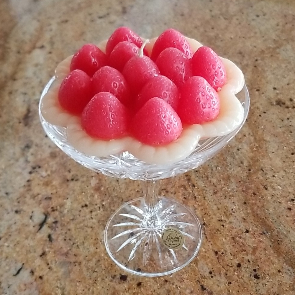 Strawberry & Blueberry Pie Candles & Glasses Set - Picture 8 of 14